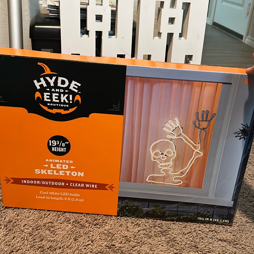 LED Waving Skeleton